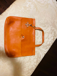 Exclusive Offer: Authentic Roots Leather Bag for Sale!