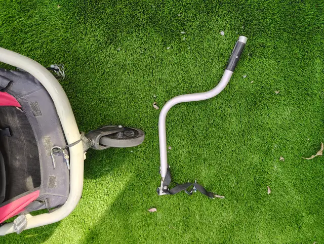 Mountain Equipment Co-op bike trailer [Used] in Kids in Markham / York Region - Image 6