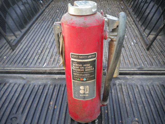 Levitt Safety Limited Fire Extinguisher Vintage FOR DISPLAY ONLY in Arts & Collectibles in Oakville / Halton Region