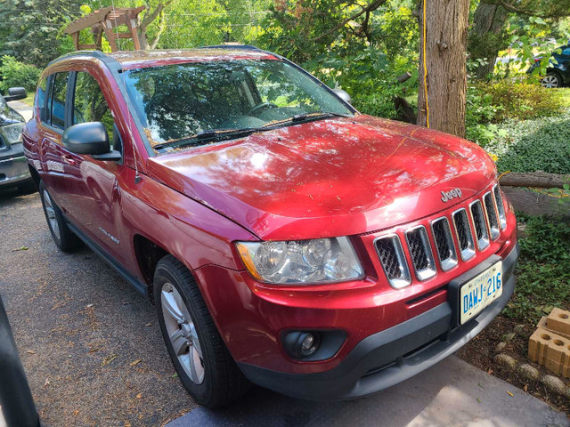 2012 compass jeep in Cars & Trucks in Oakville / Halton Region