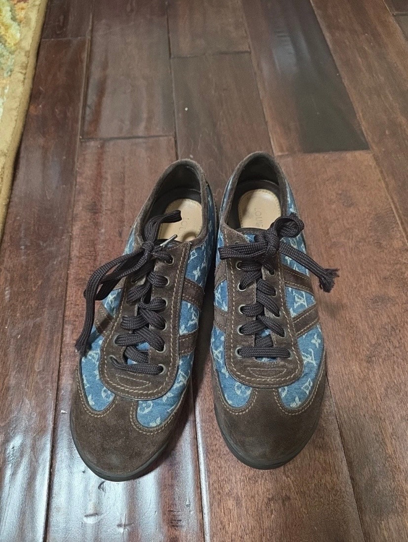 Louis Vuitton, Authentic Louis Vuitton Sneakers Shoes Men Women Size UK 7, 26cm