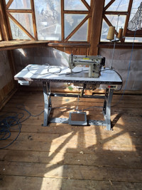 Singer Professional Industrial 20U33 Sewing Machine