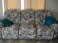 lazy boy recliner sofa in excellent condition