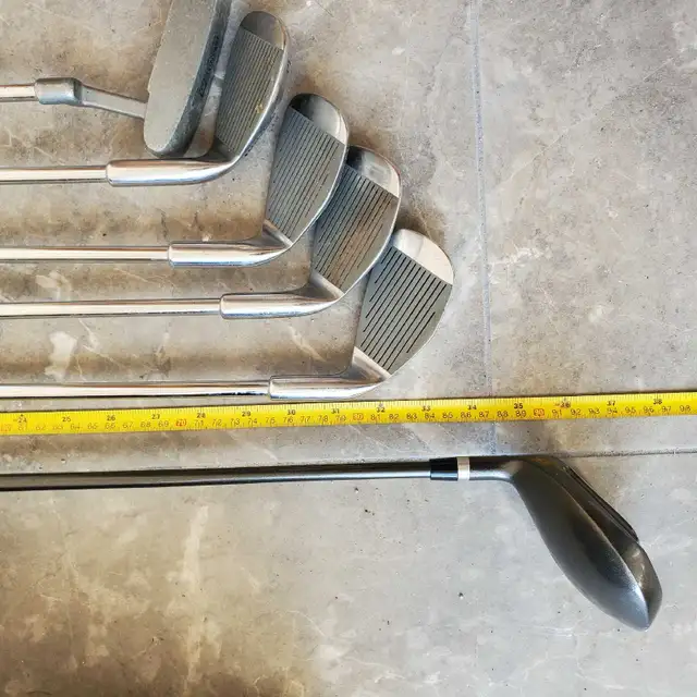 Jr. / Kida WILSON PRO STAFF Golf Clubs with Stand Bag in Golf in Barrie - Image 7