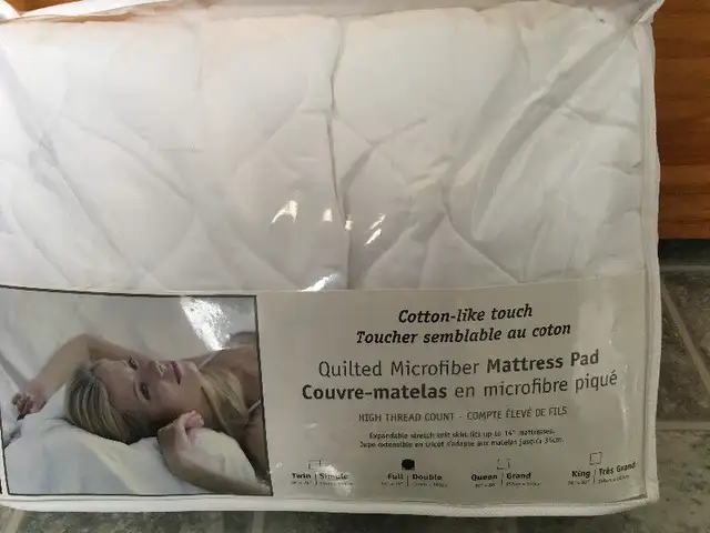drap, santé et coton, couvre matelas, couverture en flanelle in Bedding in Edmundston - Image 5