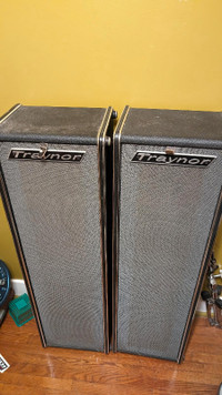 Traynor YSC-3 PA Tower Speakers (Prestine Condition).