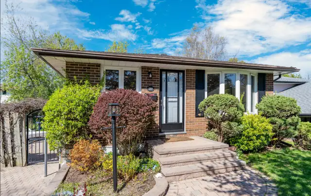 Beautiful Newly Renovated 3 Bed | 2 Full Bath Main Floor