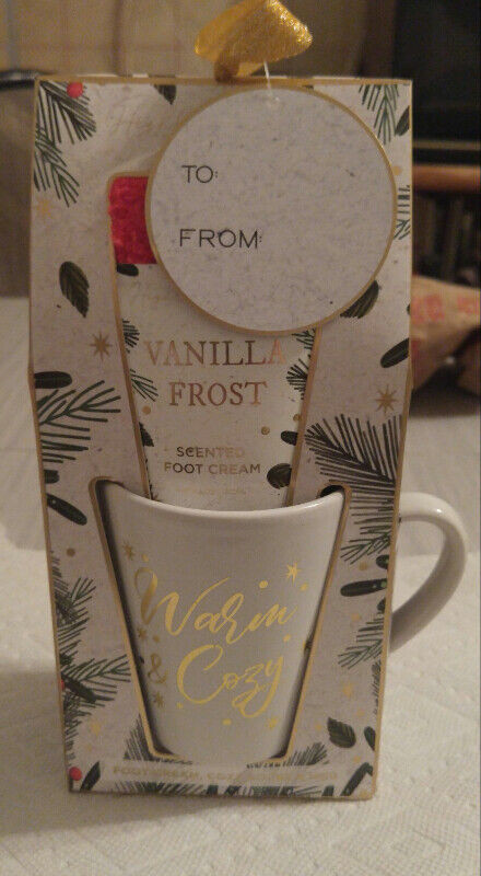 Vanilla Frost Foot Cream/ Cozy Plush Sox & Ceramic Mug Package in Health & Special Needs in Windsor Region