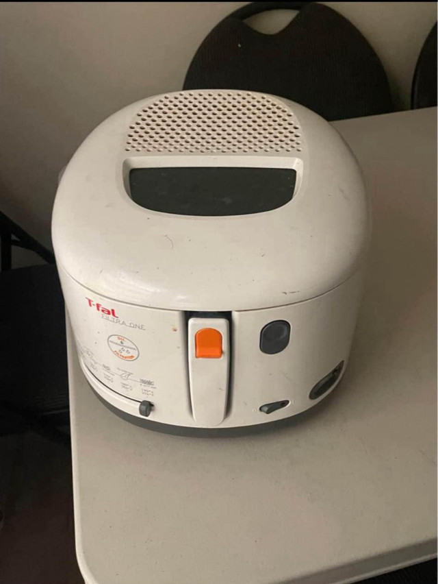 T Fal Air Fryer in General Electronics in City of Halifax