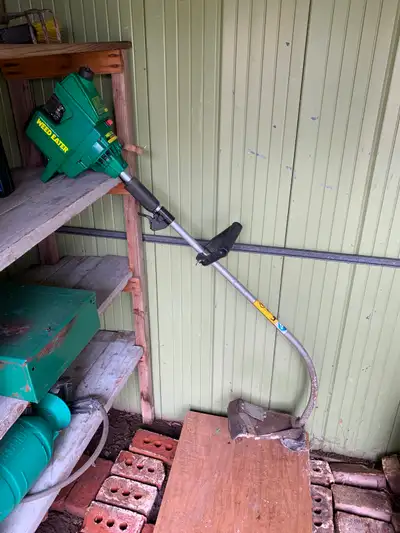 Taille bordure Weed Eater (à réparer ou pour pièces), View more