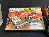 Serving tray with metal rack