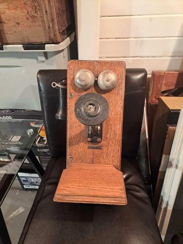 Antique Oak Wall Phone "Canada Independent Telephone Co." in Arts & Collectibles in Kitchener / Waterloo - Image 2