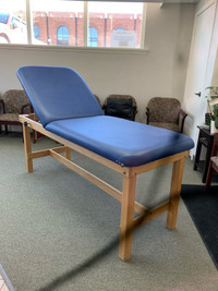 Massage/Chiropractic table