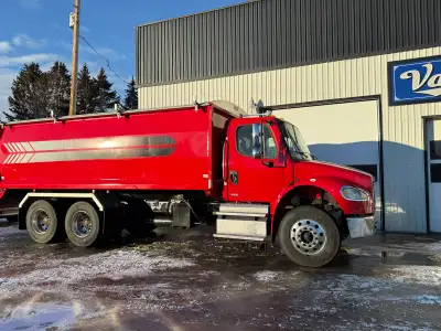 NEW ARRIVAL !! more pictures coming soon ! 2012 Freightliner m2 Grain truck. 330 hp Cummins engine A...
