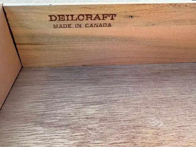 Single Solid Wood Side Table in Coffee Tables in Peterborough - Image 9