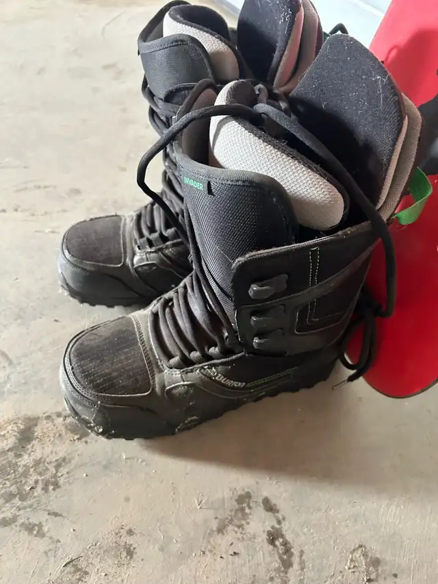 Ride +imeless 159 Snowboard & Boots size 10 in Snowboard in Calgary - Image 6