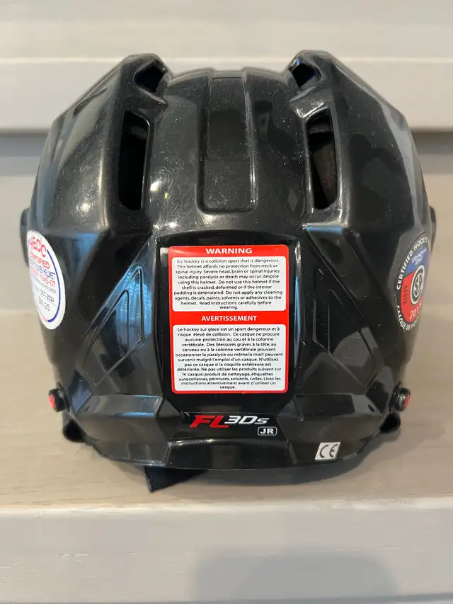 CCM junior hockey helmet in Hockey in City of Toronto - Image 5