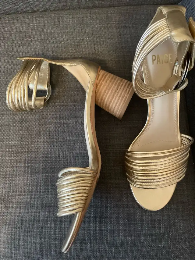 Paige shoes heels size 8 in Women's - Shoes in Oakville / Halton Region - Image 2