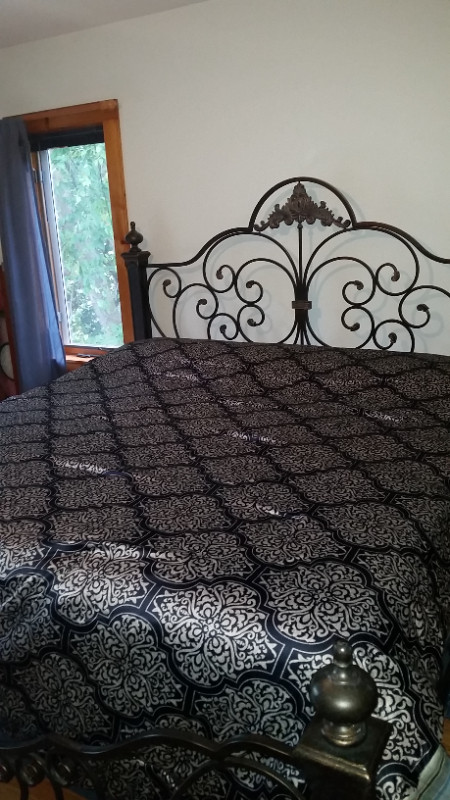 King Comforter - Royal Velvet in Bedding in Sarnia