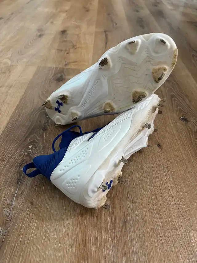 Size 11 Under Armour in Baseball & Softball in Portage la Prairie - Image 4