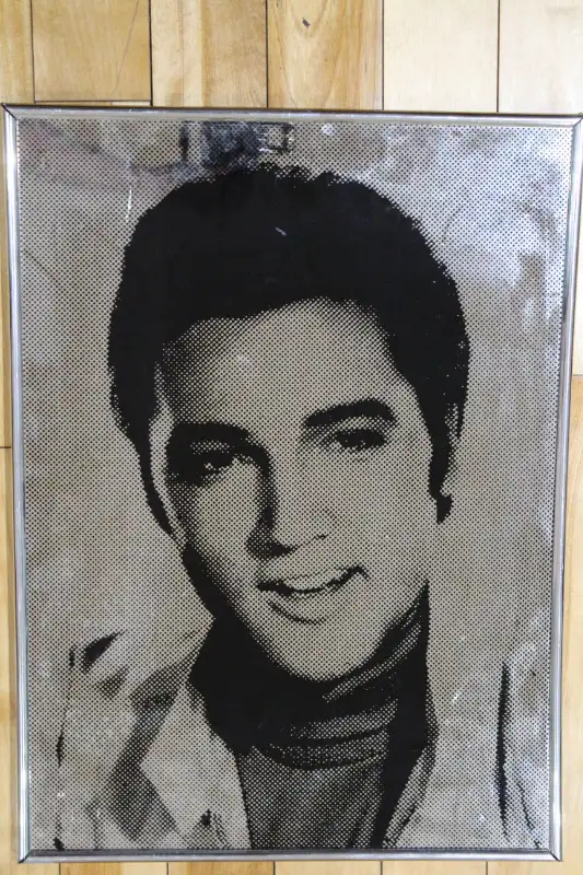 Vintage Elvis Presley Reverse Painted Mirror Wall Art in Arts & Collectibles in City of Toronto - Image 2