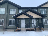 Townhouse for sale in Weyburn!