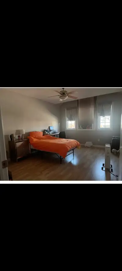 Big bedroom for rent , available now, near UWO.