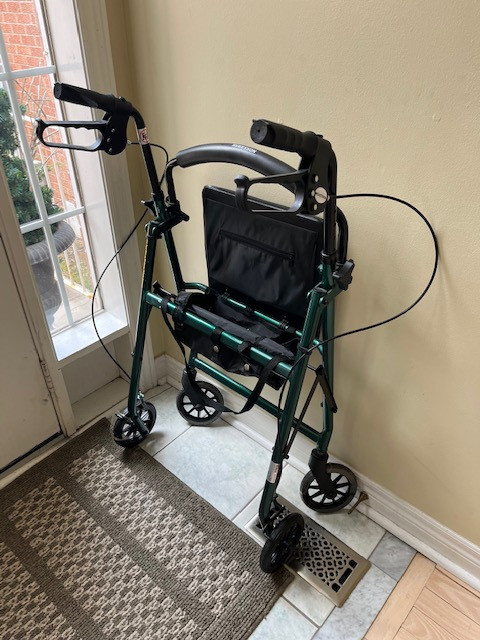McKesson Rollator 300 lbs. 32 to 37 IN Handle Height 146-R726GR in Health & Special Needs in Markham / York Region - Image 2
