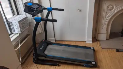 SereneLife treadmill model SLFTRD25 in excellent condition. Foldable for easy storage. Call 438-274-...