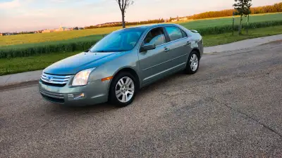 Ford Fusion SEL 2009 for sale v6 power window & mirror cruise control new tires very good condition...