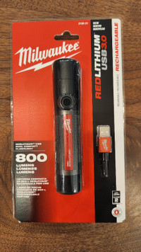 Milwaukee 800 Lumens RedLithium USB Compact Flashlight 2160-21