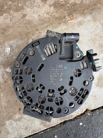 Used but in good condition, bearing isn’t dry and it charges the battery as it should. Listed to sel...