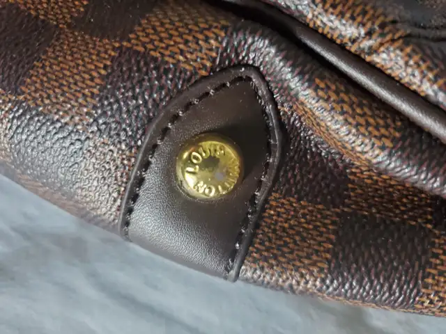 Louis Vuitton Purse in Women's - Bags & Wallets in London - Image 7