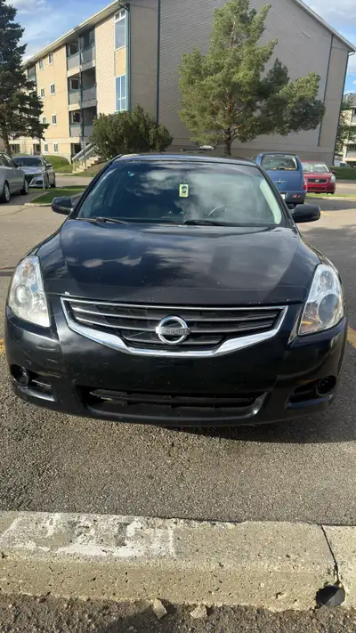 2012 Nissan Altima 2.5S SV – $3,600 Selling my 2012 Nissan Altima SV with 212,000 km. It's been a re...