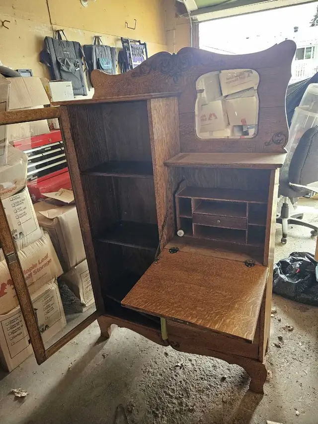 Antique Oak Cabinet in Hutches & Display Cabinets in Calgary - Image 3