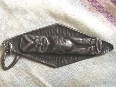 VINTAGE TAHITI DLH DEPOSE PEWTER  PENDANT, View more