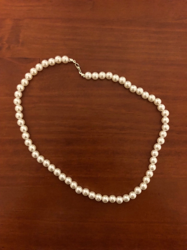 Pearl necklace  in Jewellery & Watches in Markham / York Region - Image 2