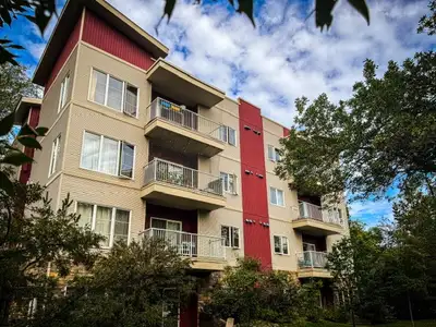 Bright, open-concept 1 bed, 1 bath condo just steps from MacEwan University! Features in-suite laund...