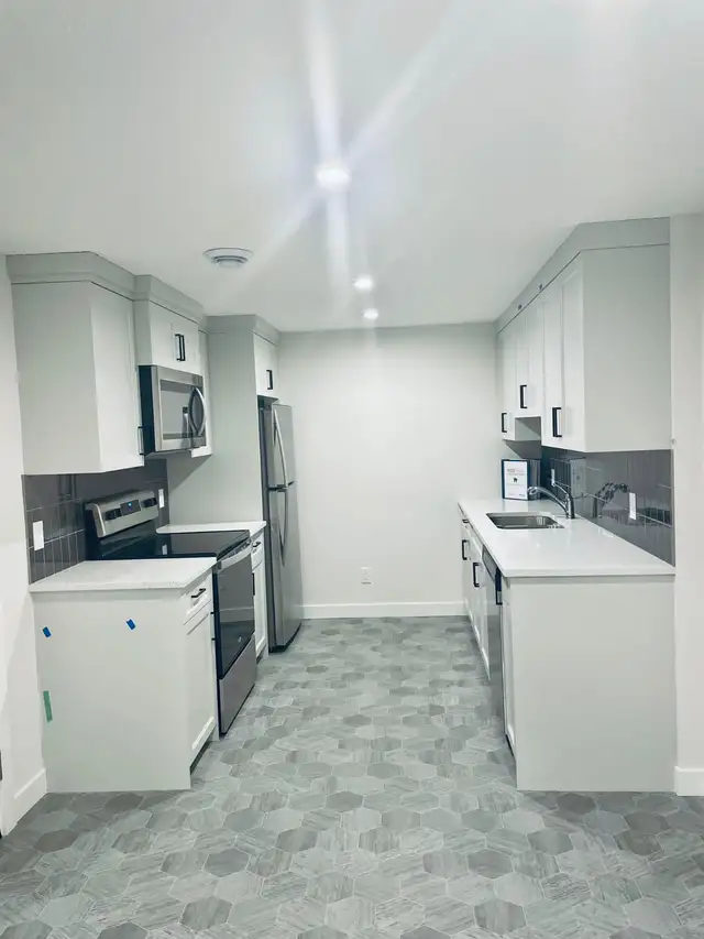 PRICE DROP!! CHEAP STUNNING 1-BED LEGAL BASEMENTSUITE IN SETON