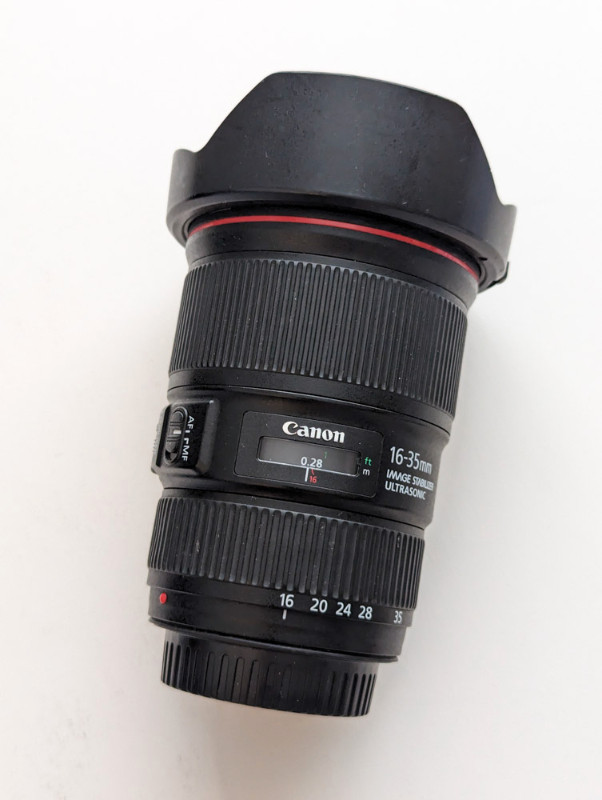 Canon EF 16-35mm f4 L IS USM Zoom Lens, mint cond in Cameras & Camcorders in Vancouver
