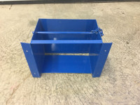 Truck battery box with locking bar