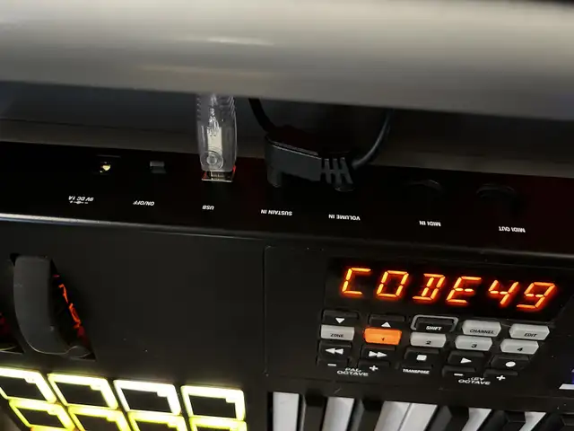 M-Audio Code 49 midi controller in Pianos & Keyboards in Guelph - Image 3