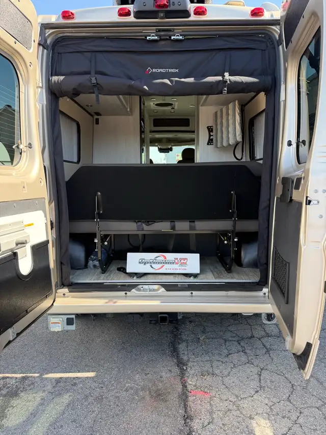 2023 ROADTRECK ZION SRT IMPECCABLE  in RVs & Motorhomes in West Island - Image 8