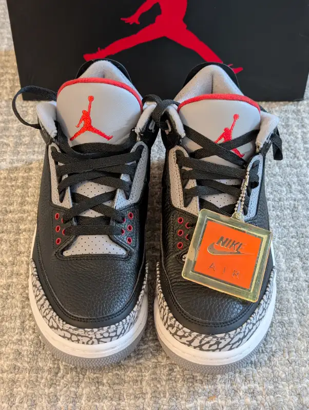 Jordan 3 Black Cement (2018) Size 9 US Mens in Men's Shoes in City of Toronto - Image 3