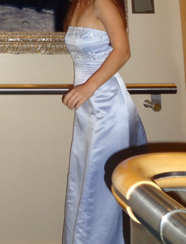 Lilac bridesmaid dresses size XS 3 available  in Women's - Dresses & Skirts in City of Toronto - Image 4