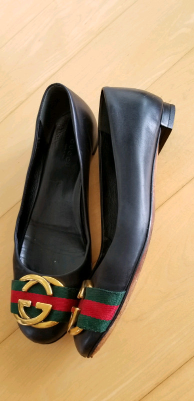 Authentic Gucci flats  in Women's - Shoes in City of Toronto - Image 2
