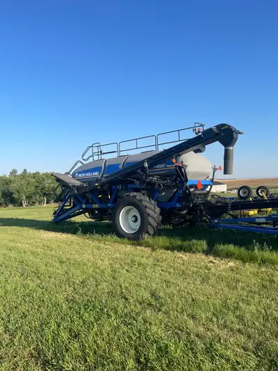 2016 P4580-3 tank plus canola tank, new ecm, rebuilt deluxe conveyor new belt bearings this spring,...
