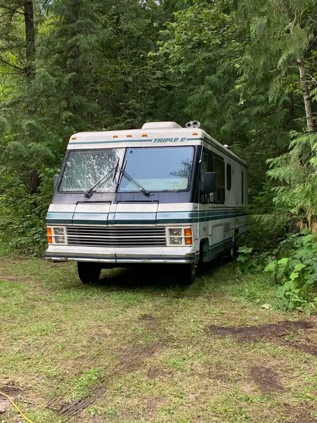 1986 34ft gmc triple E in RVs & Motorhomes in Vernon - Image 4