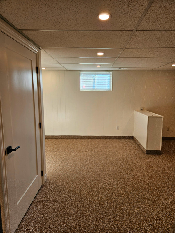 Basement Bachelor Suite in Long Term Rentals in Hamilton - Image 4