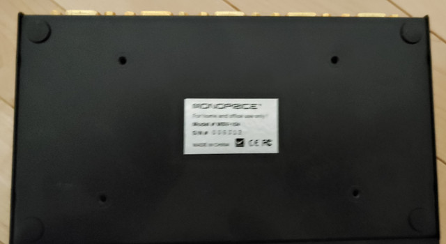 Monoprice VGA Splitter in Other in Edmonton - Image 4